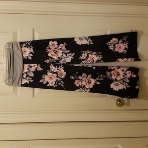 Gracyoga, Black and Pink Floral Wide Leg Yoga Pants, Size Small